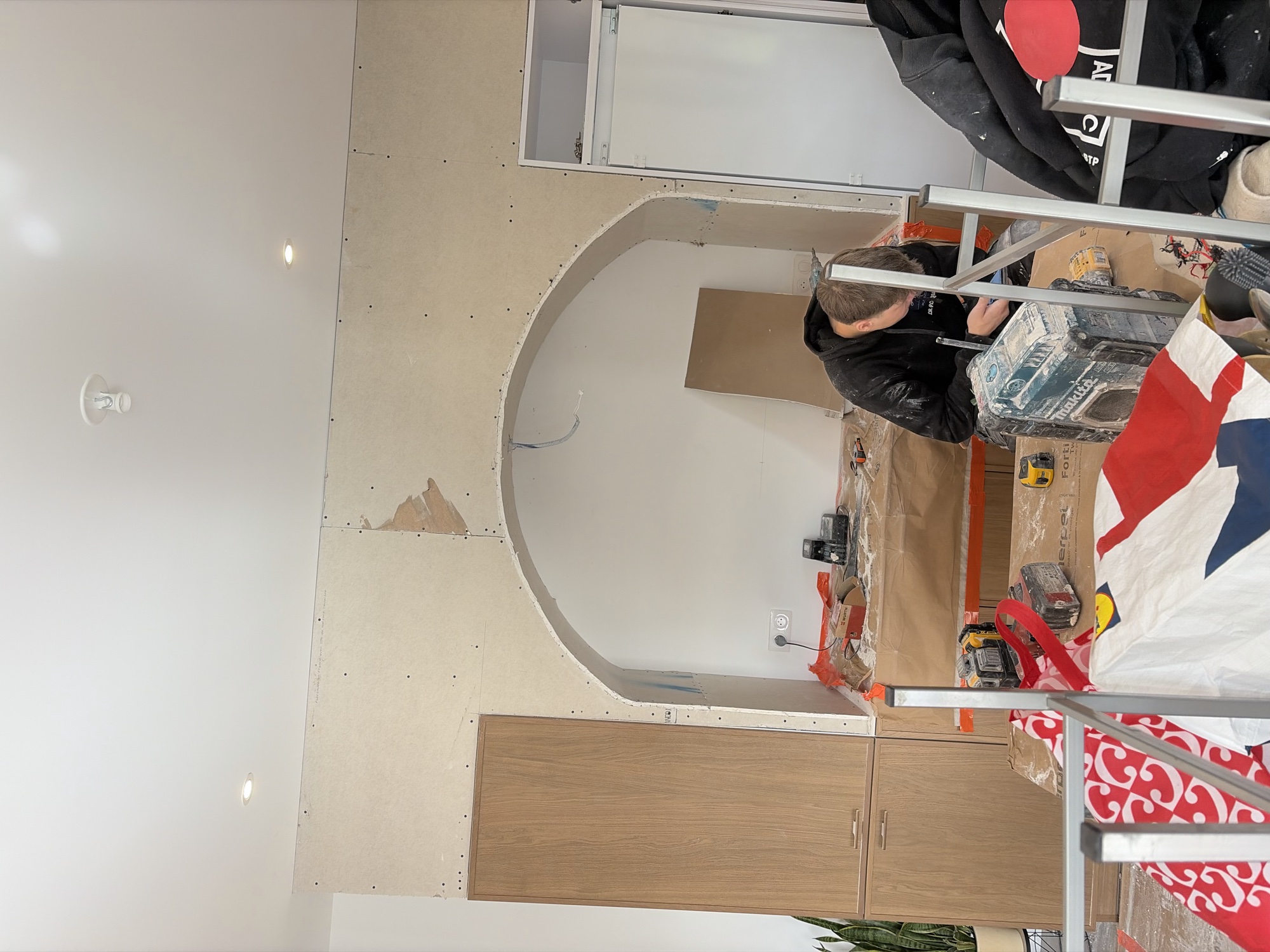 Niche voûtée en placo — phase chantier avant finition